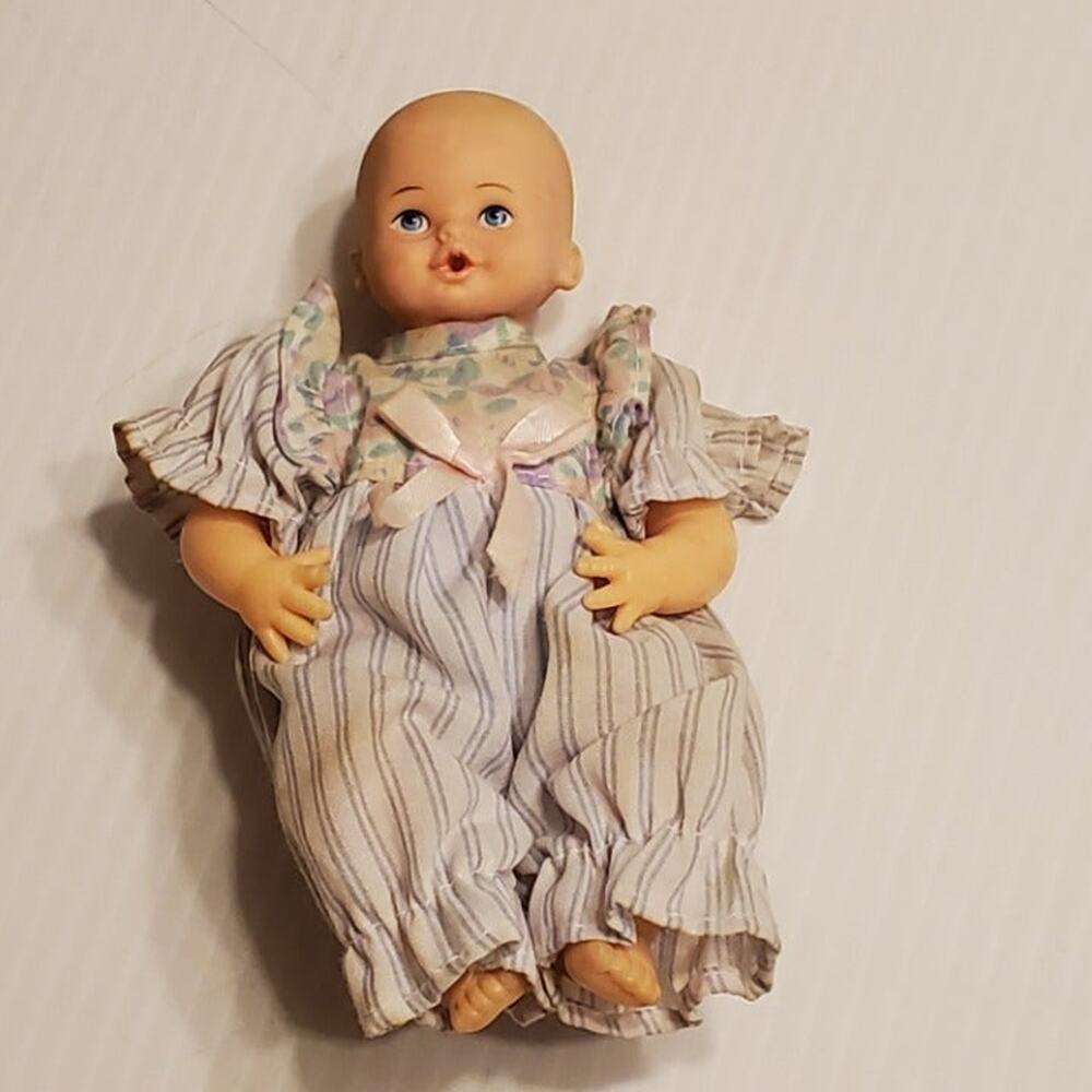 Vintage Horsman baby doll. 6" tall. Pre-owned, good shape